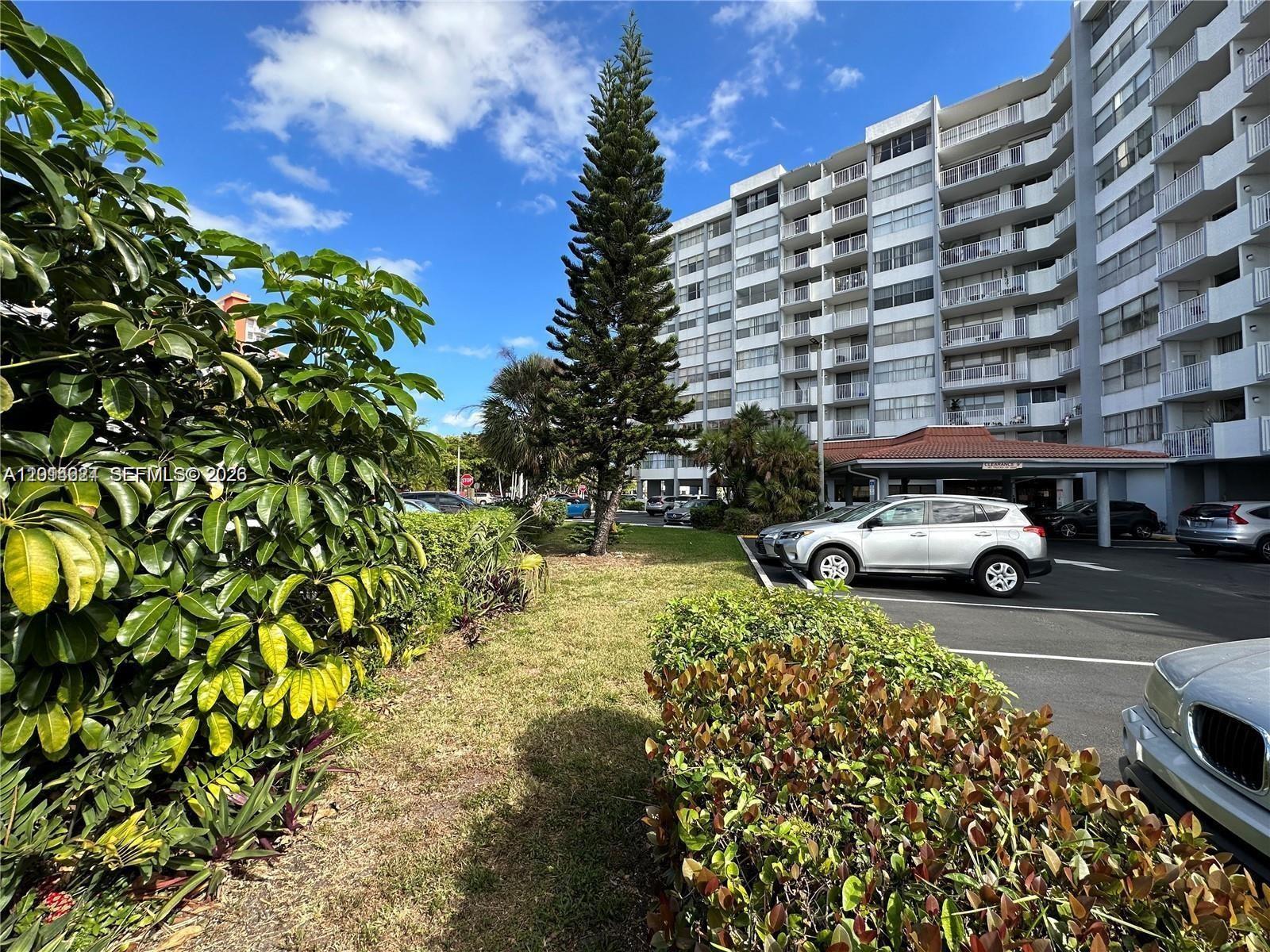 1200 NE Miami Gdns Dr #905W