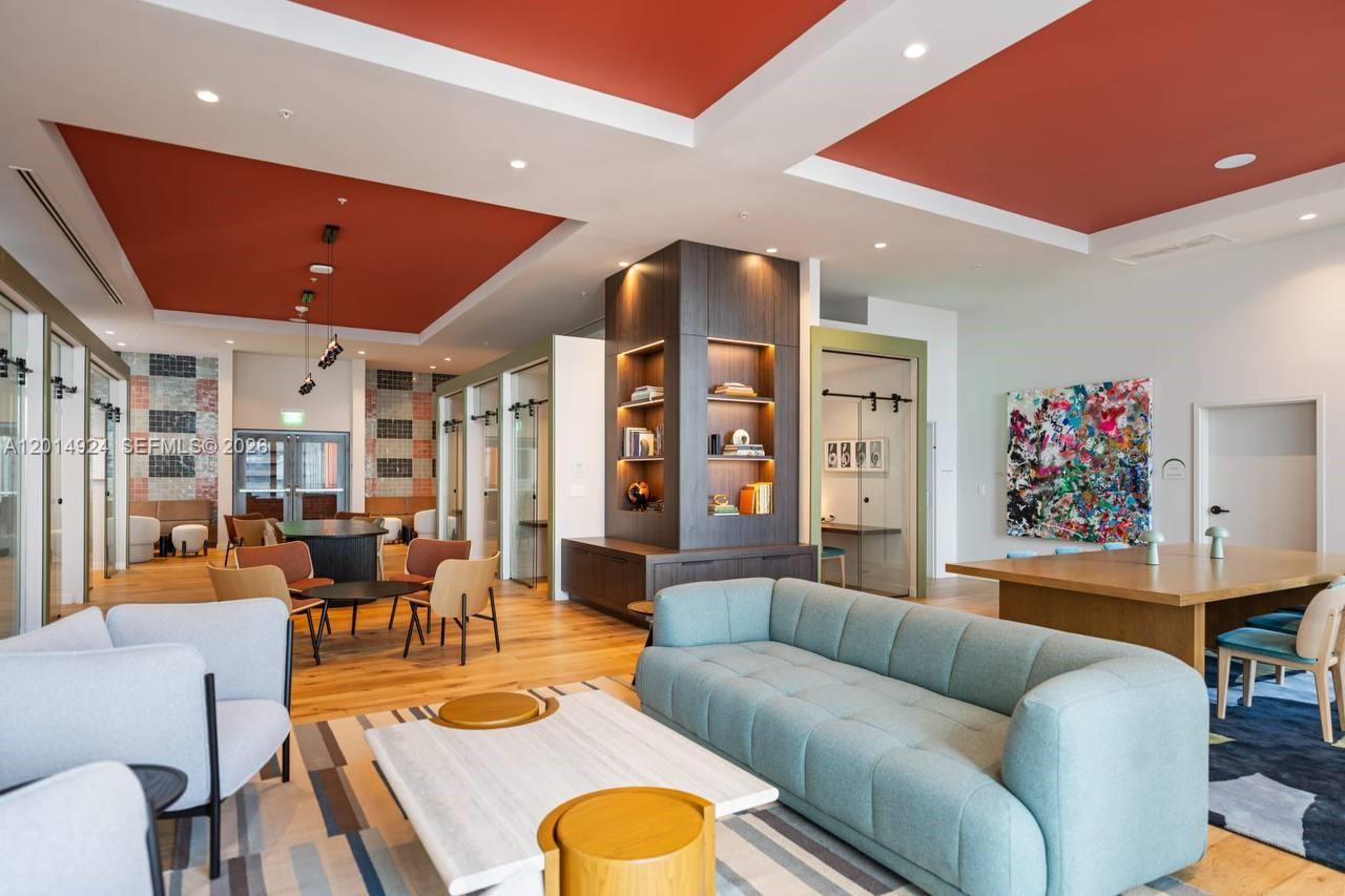 11 NE 6th #1210 Miami, FL 33132