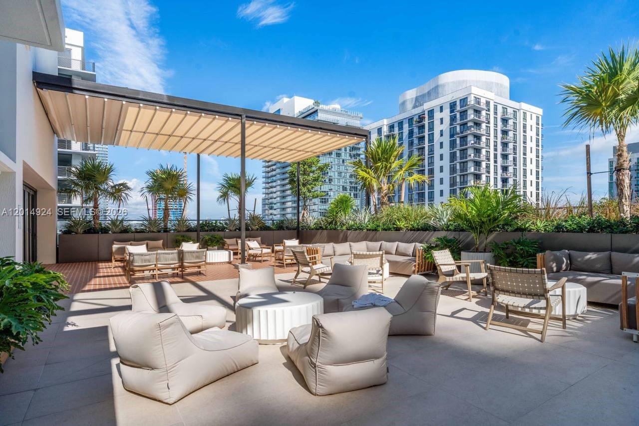 11 NE 6th #1210 Miami, FL 33132