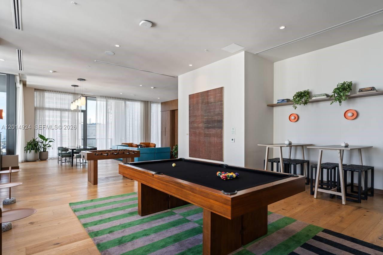 11 NE 6th #1210 Miami, FL 33132