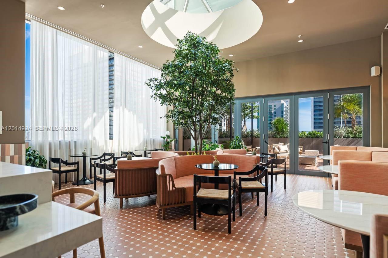 11 NE 6th #1210 Miami, FL 33132