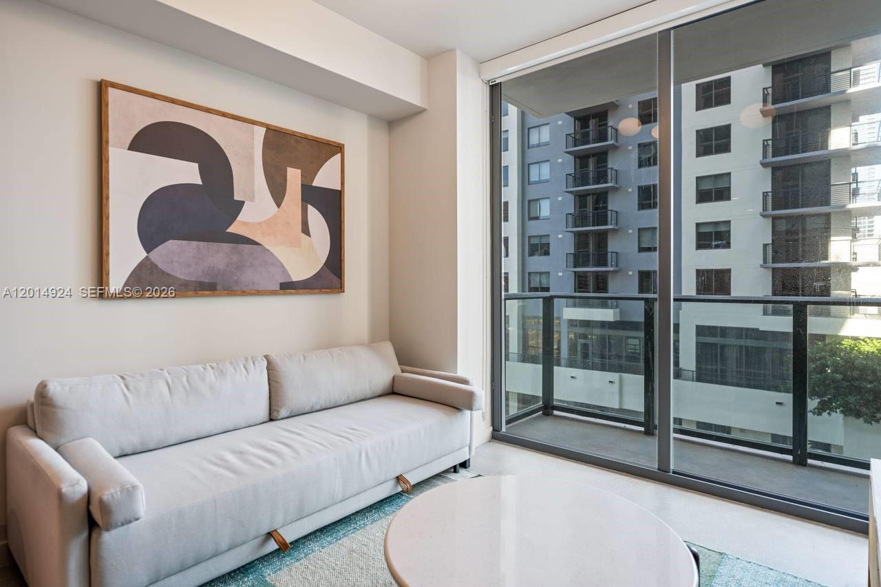 11 NE 6th #1210 Miami, FL 33132