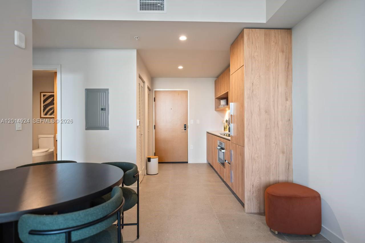 11 NE 6th #1210 Miami, FL 33132