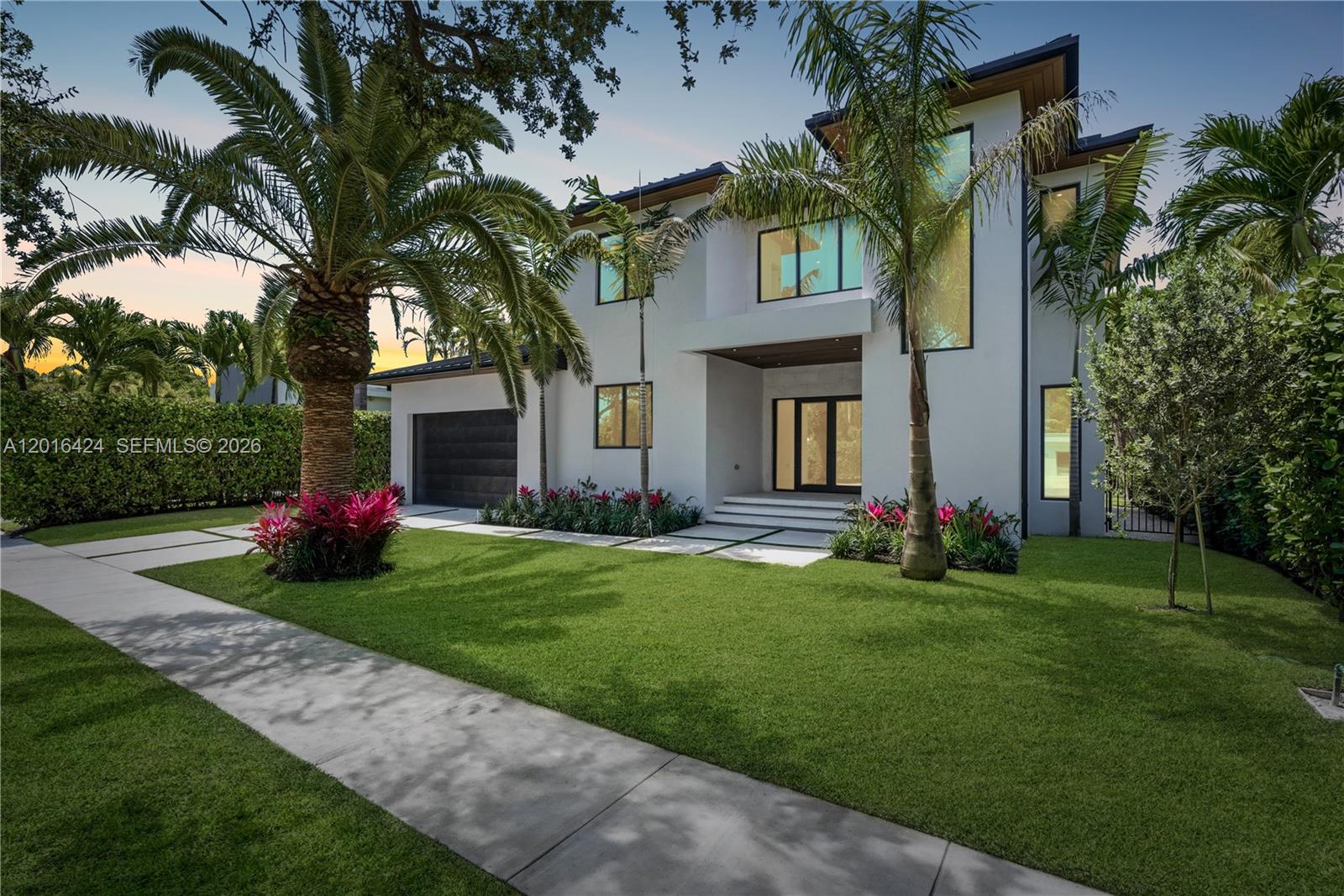 1940 Alamanda Dr