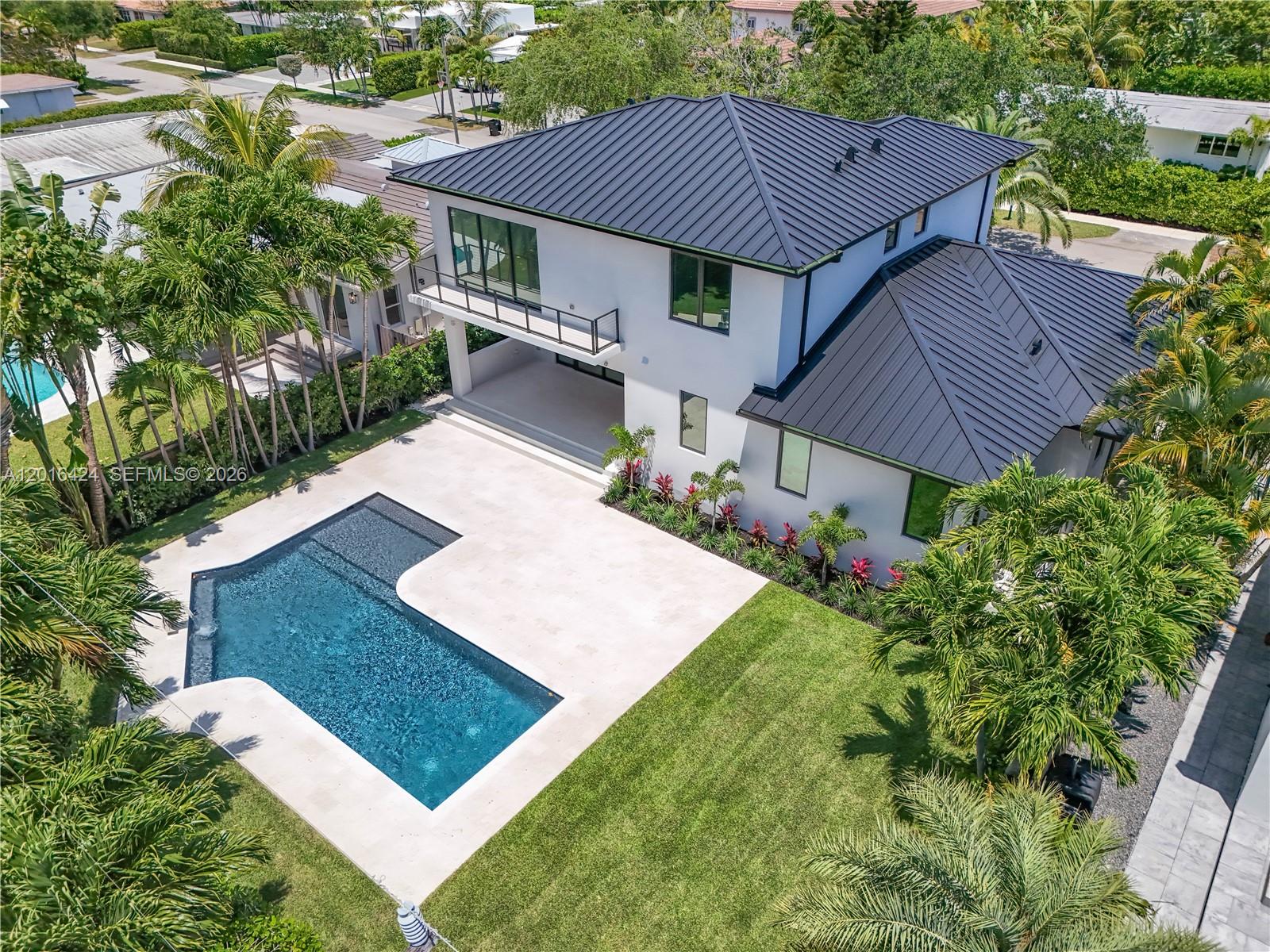 1940 Alamanda Dr North Miami, FL 33181