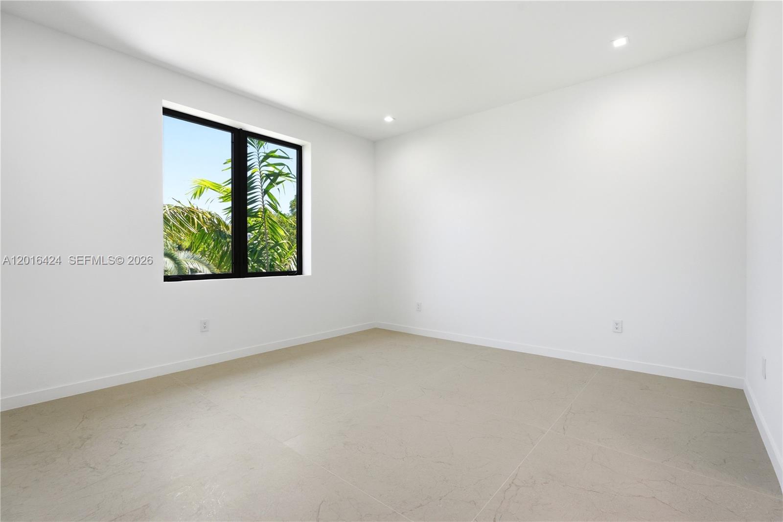 1940 Alamanda Dr North Miami, FL 33181