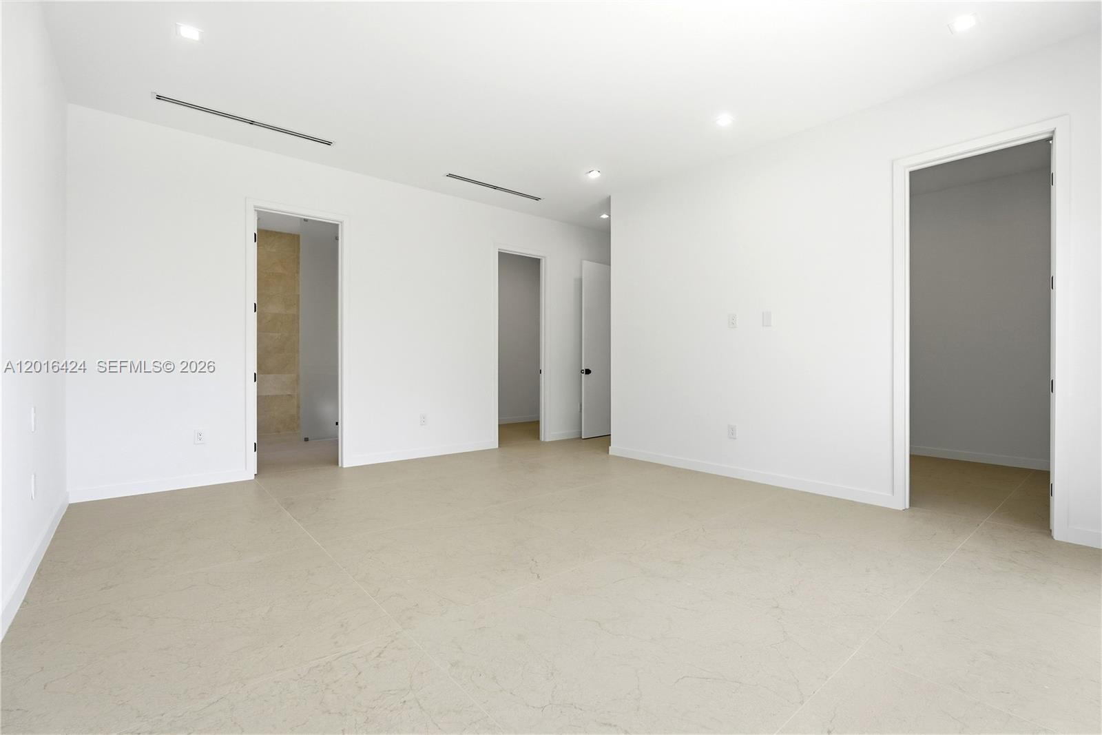 1940 Alamanda Dr North Miami, FL 33181