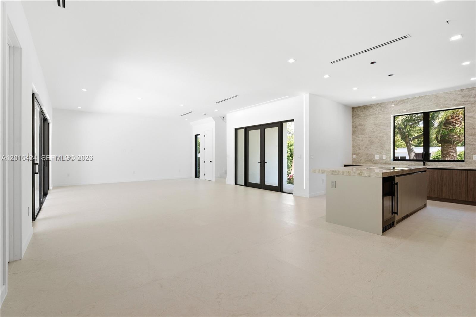 1940 Alamanda Dr North Miami, FL 33181