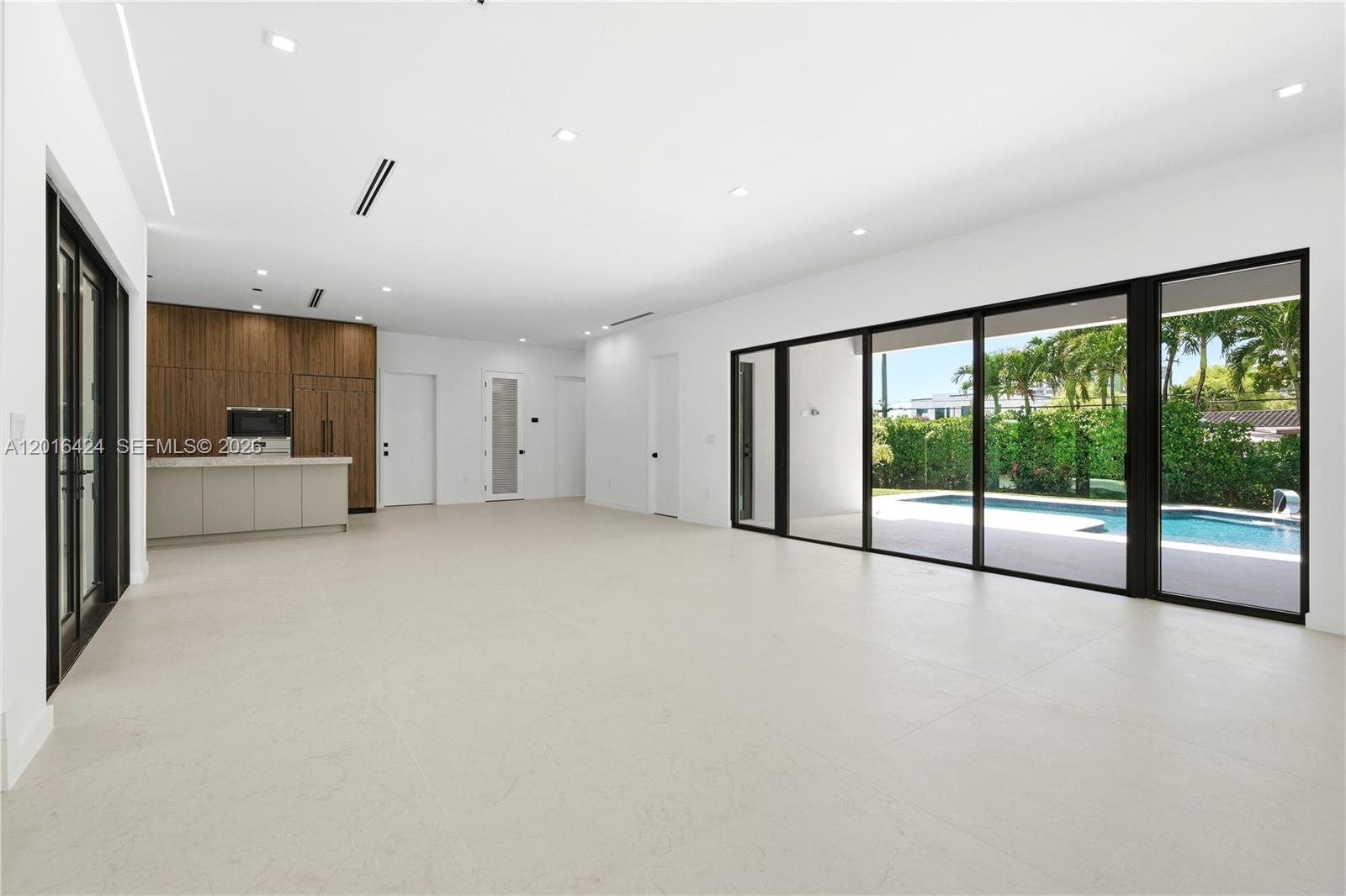 1940 Alamanda Dr North Miami, FL 33181