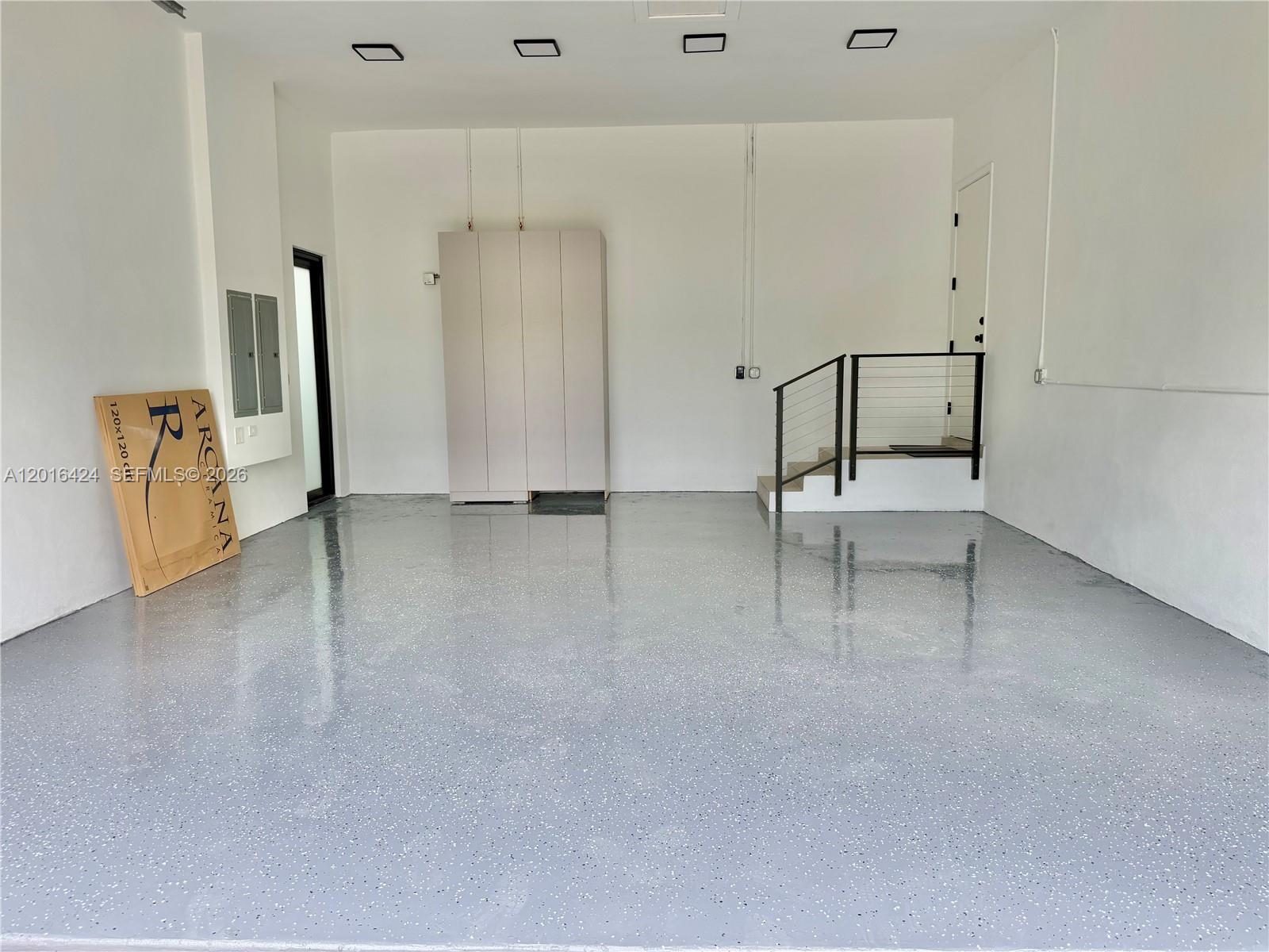 1940 Alamanda Dr North Miami, FL 33181