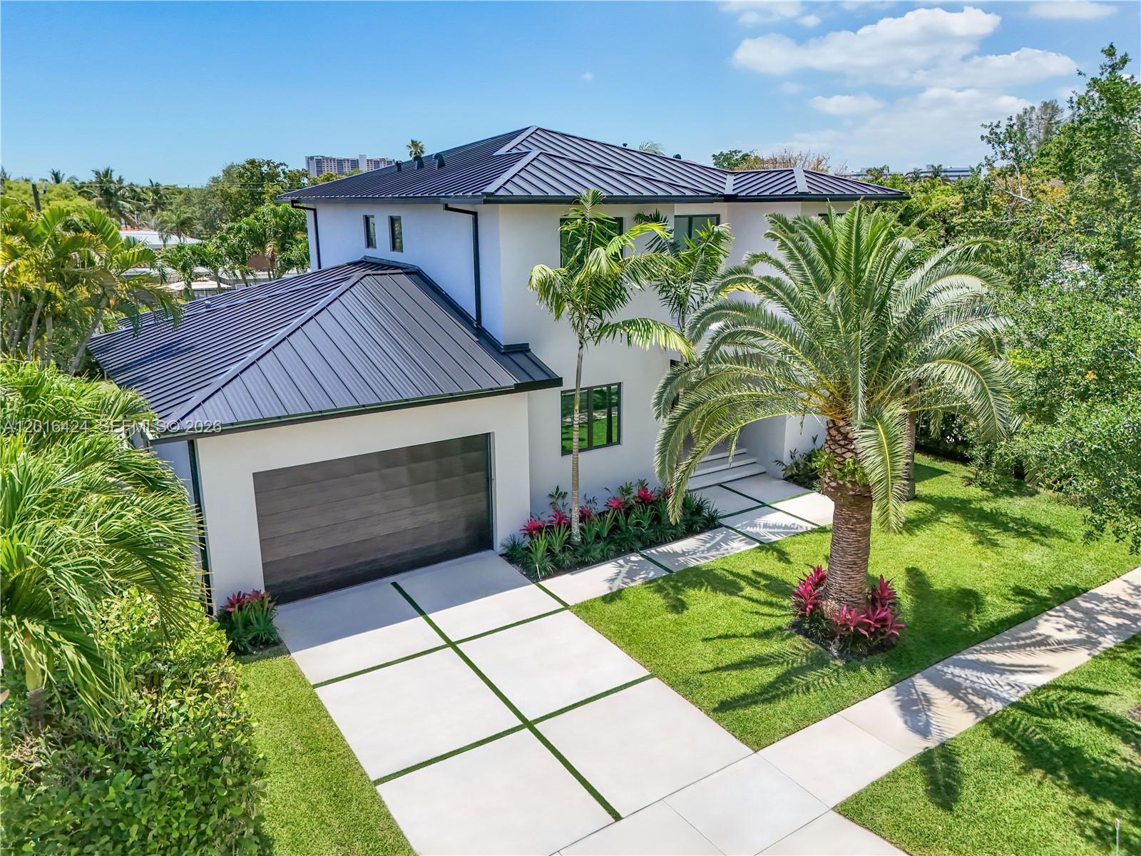 1940 Alamanda Dr North Miami, FL 33181