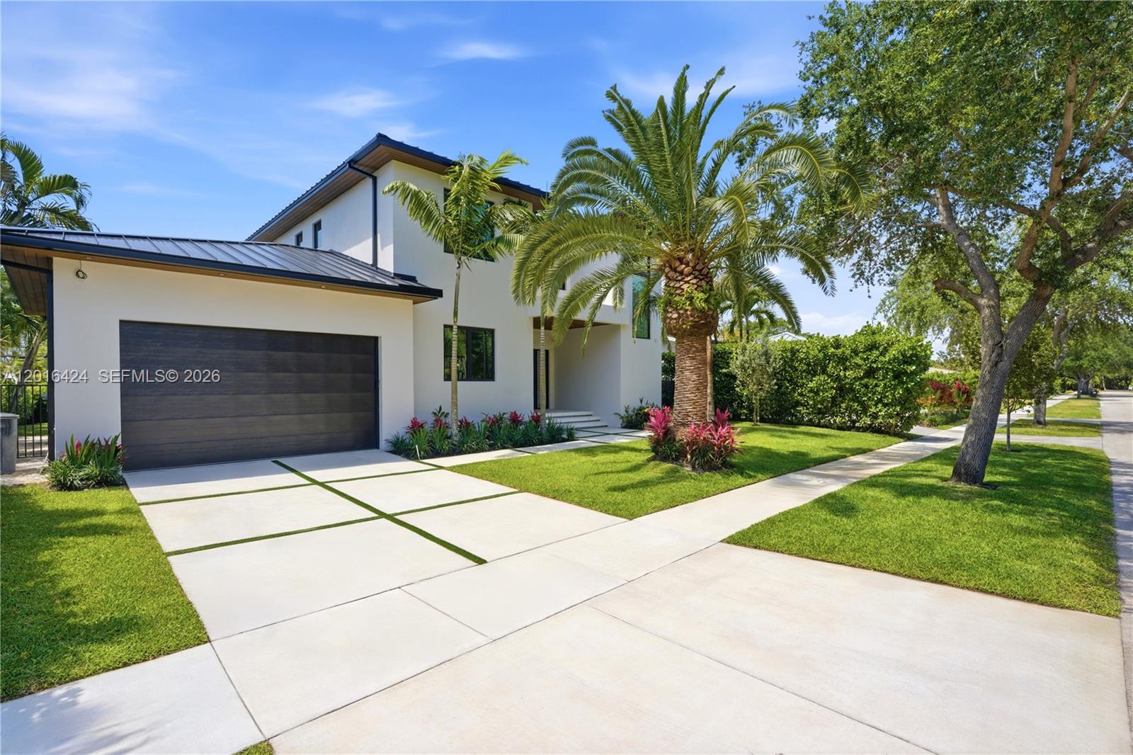 1940 Alamanda Dr North Miami, FL 33181