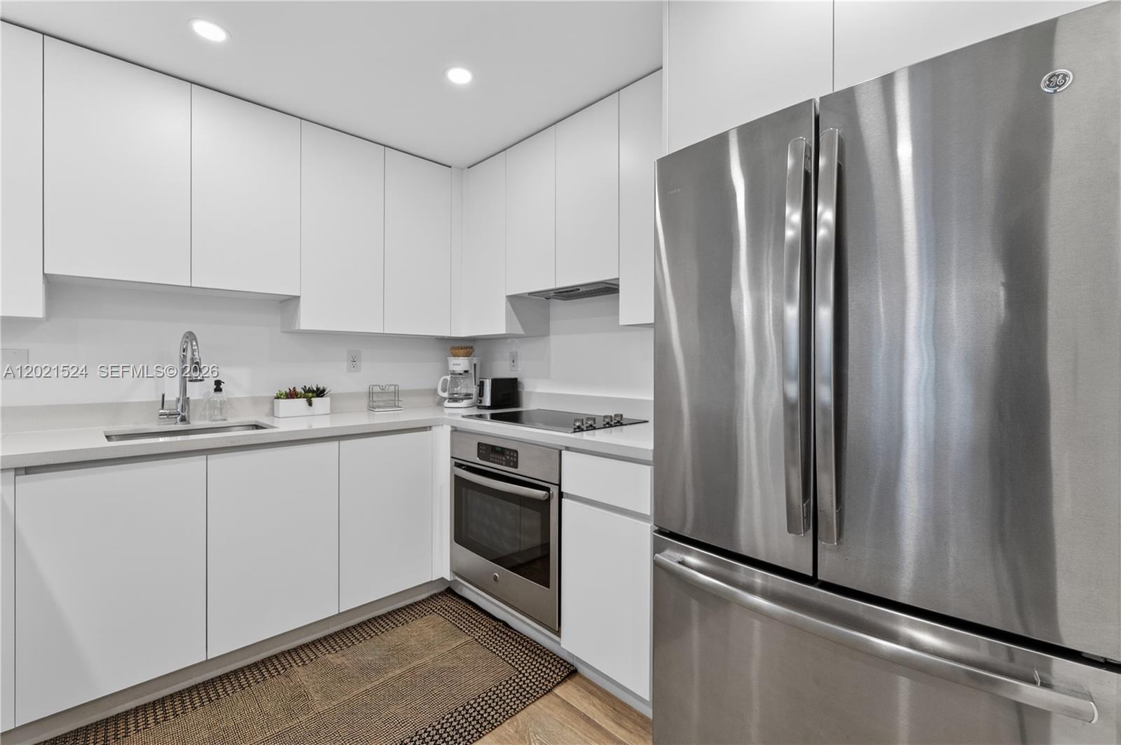 2301 Collins Ave #415 Miami Beach, FL 33139