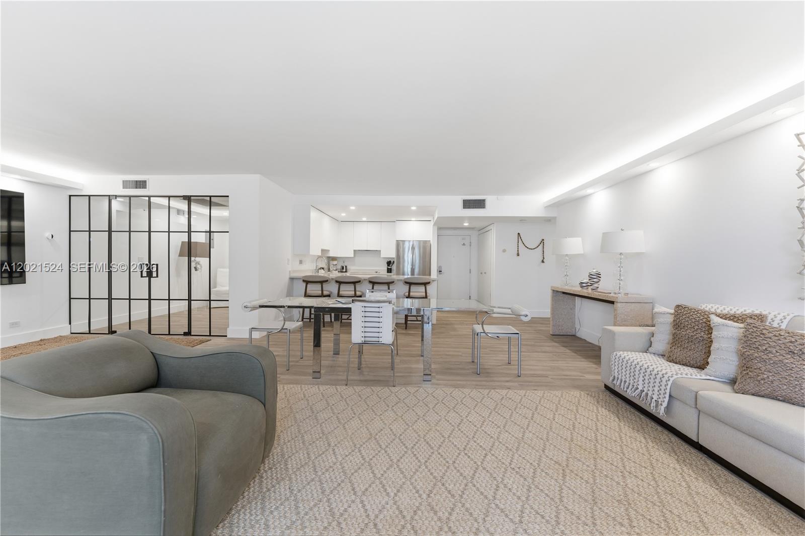 2301 Collins Ave #415 Miami Beach, FL 33139