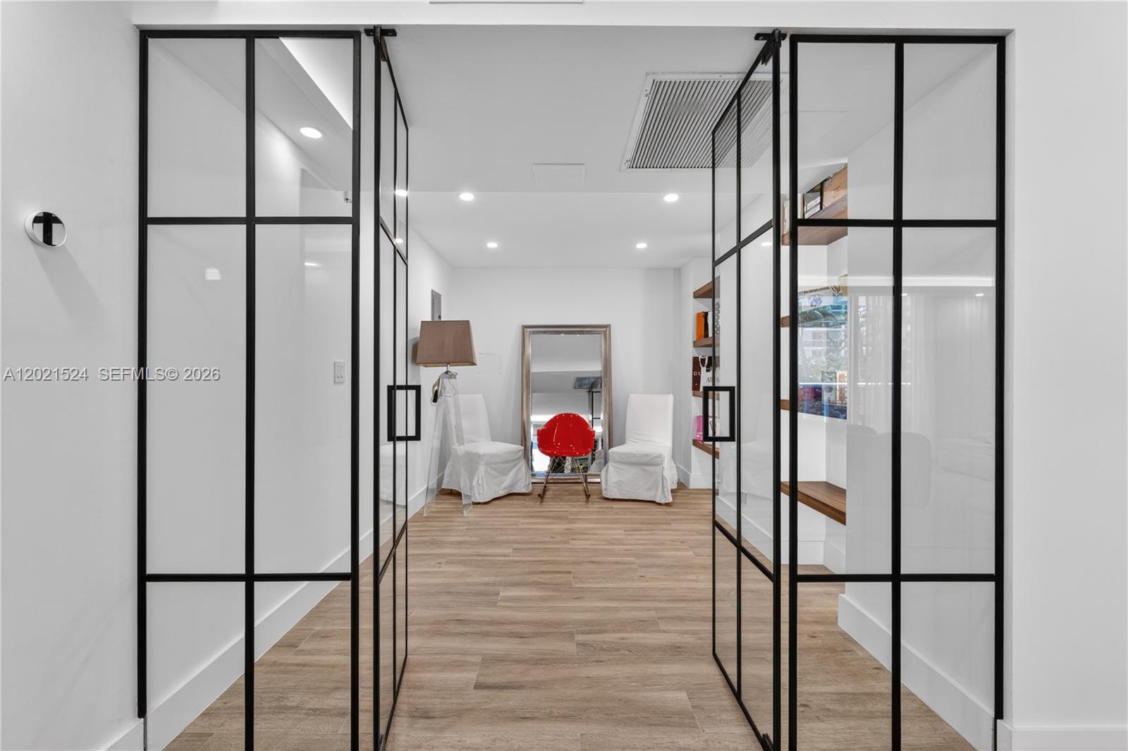 2301 Collins Ave #415 Miami Beach, FL 33139
