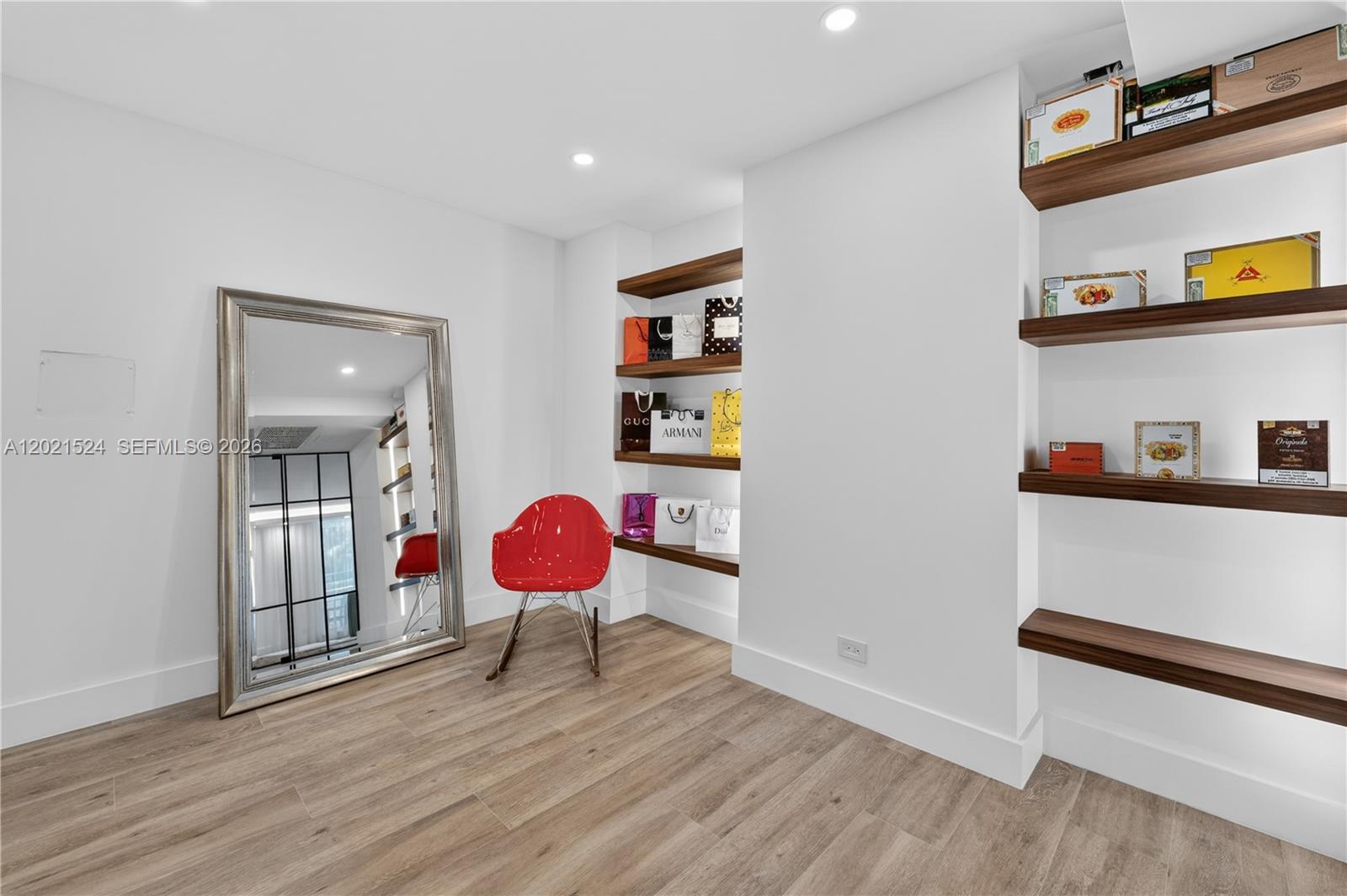 2301 Collins Ave #415 Miami Beach, FL 33139
