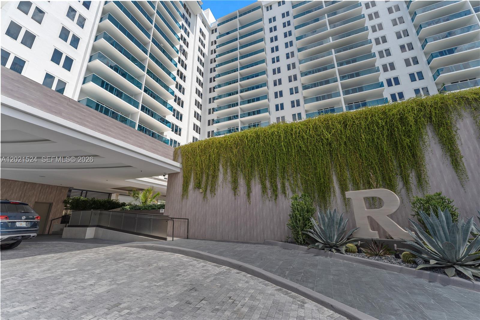 2301 Collins Ave #415 Miami Beach, FL 33139
