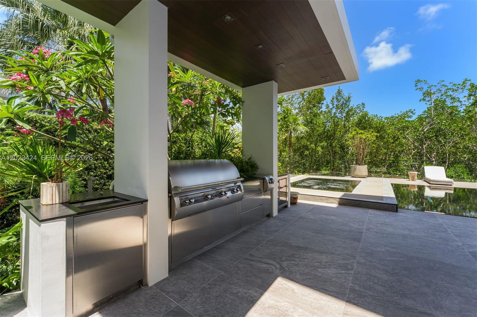 132 Paloma Dr Coral Gables, FL 33143