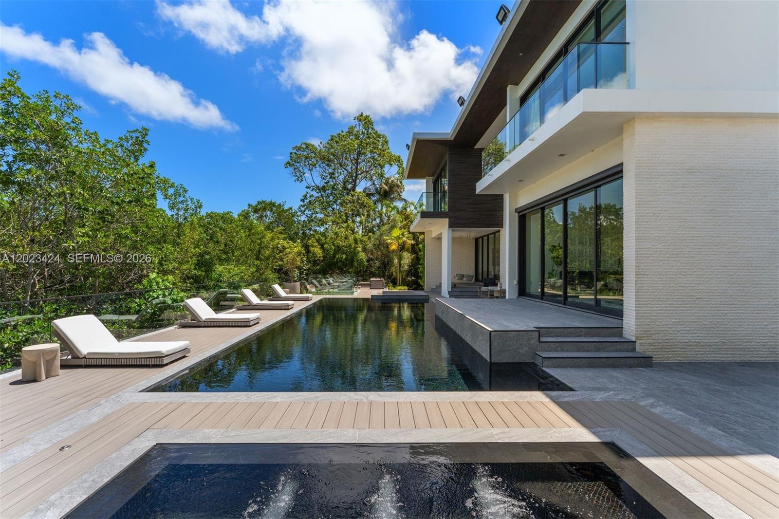 132 Paloma Dr Coral Gables, FL 33143