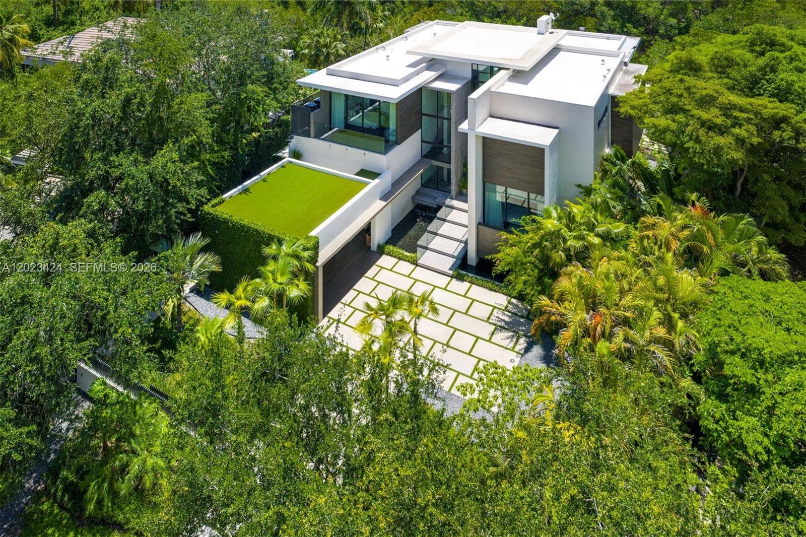 132 Paloma Dr Coral Gables, FL 33143