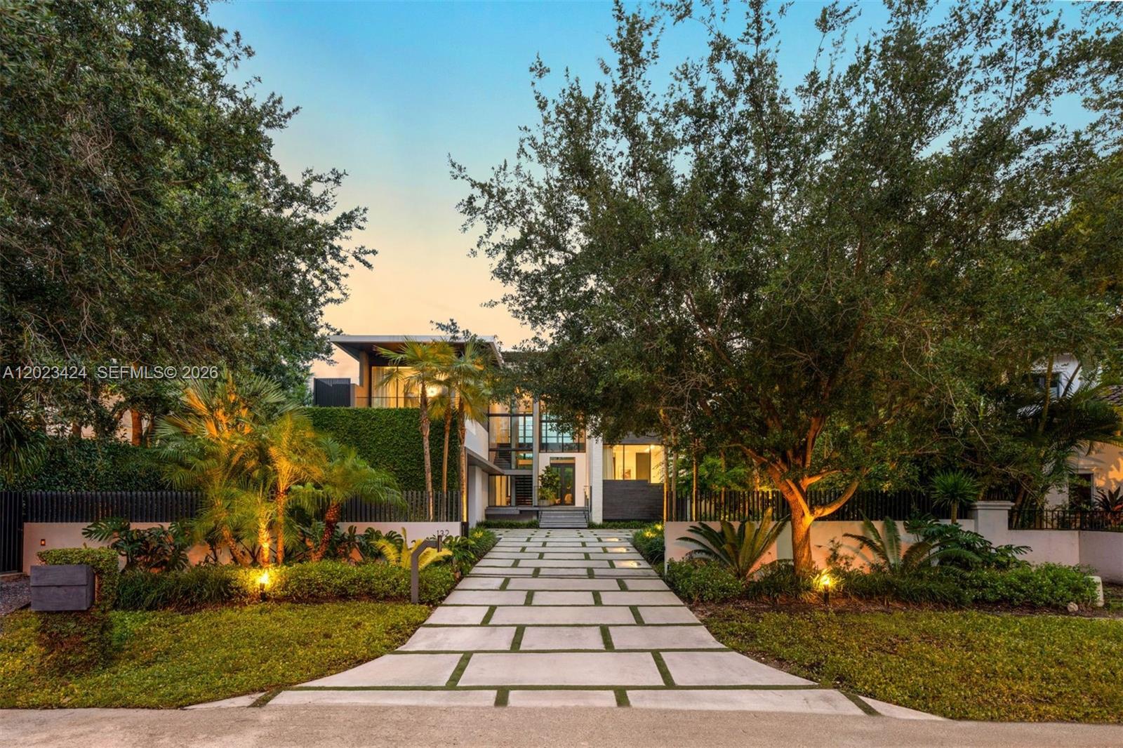 132 Paloma Dr Coral Gables, FL 33143