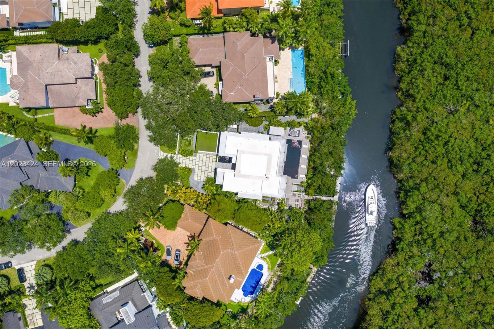 132 Paloma Dr Coral Gables, FL 33143