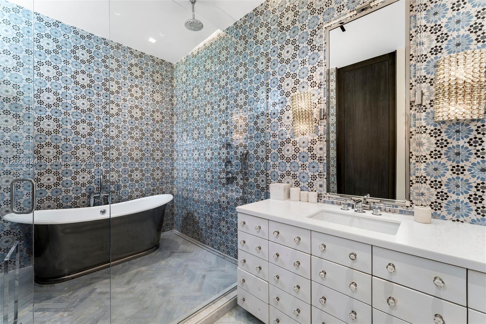 132 Paloma Dr Coral Gables, FL 33143