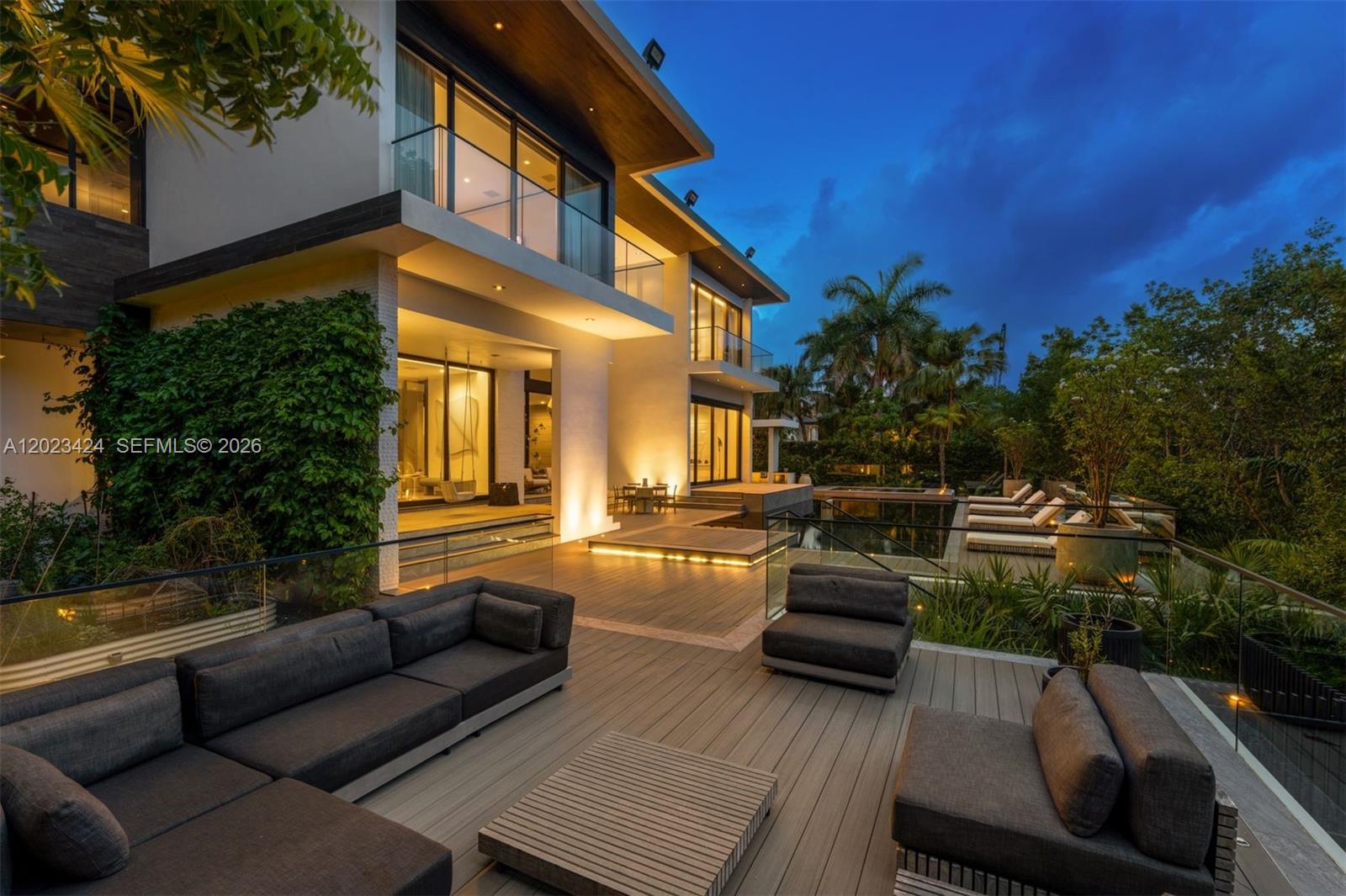 132 Paloma Dr Coral Gables, FL 33143