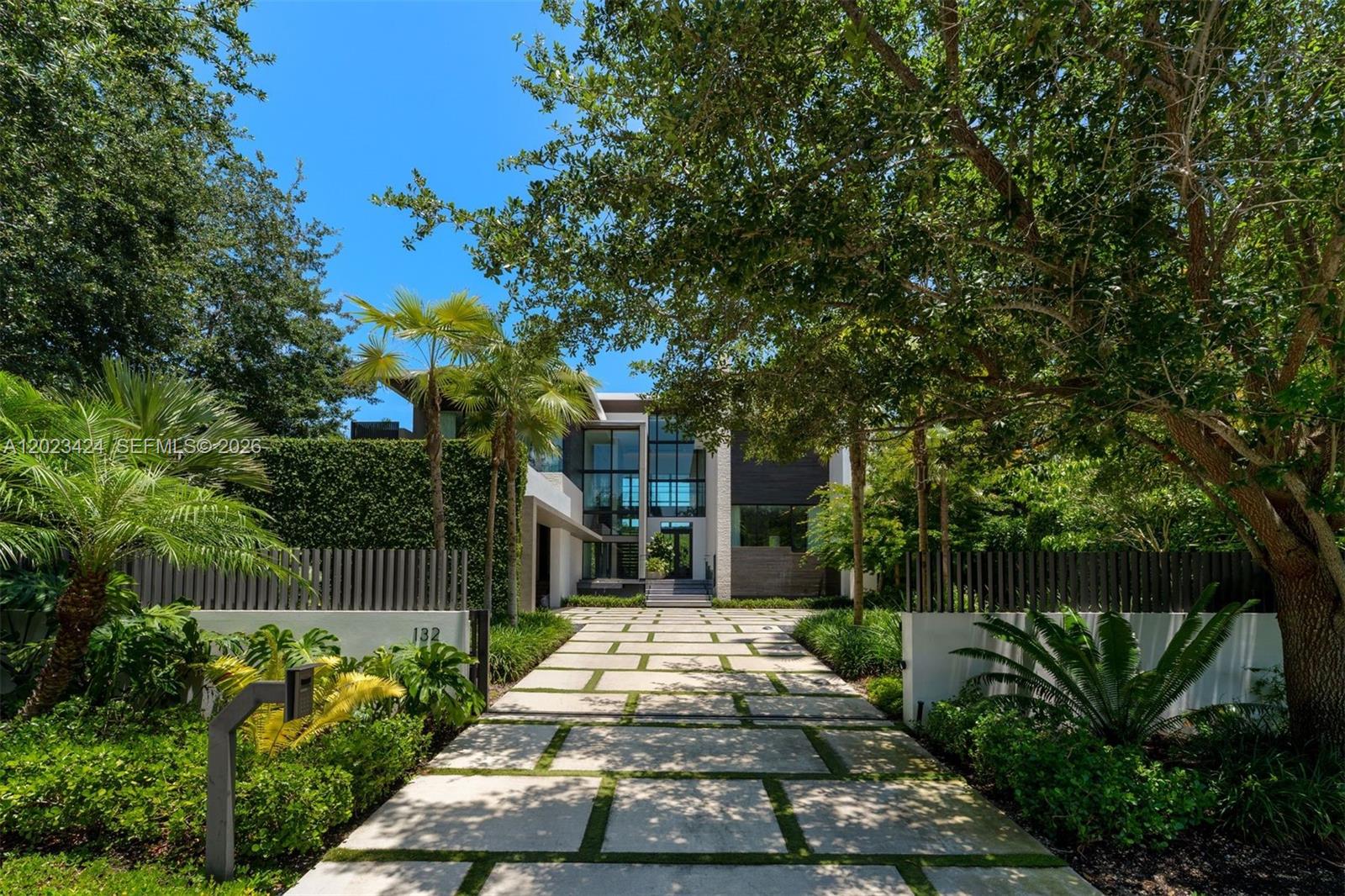 132 Paloma Dr Coral Gables, FL 33143
