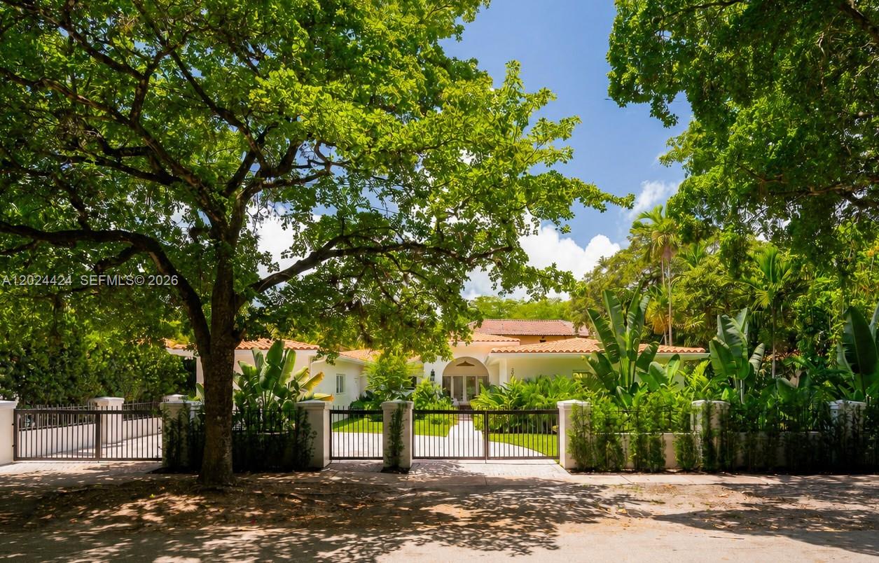 2508 Anderson Rd Coral Gables, FL 33134