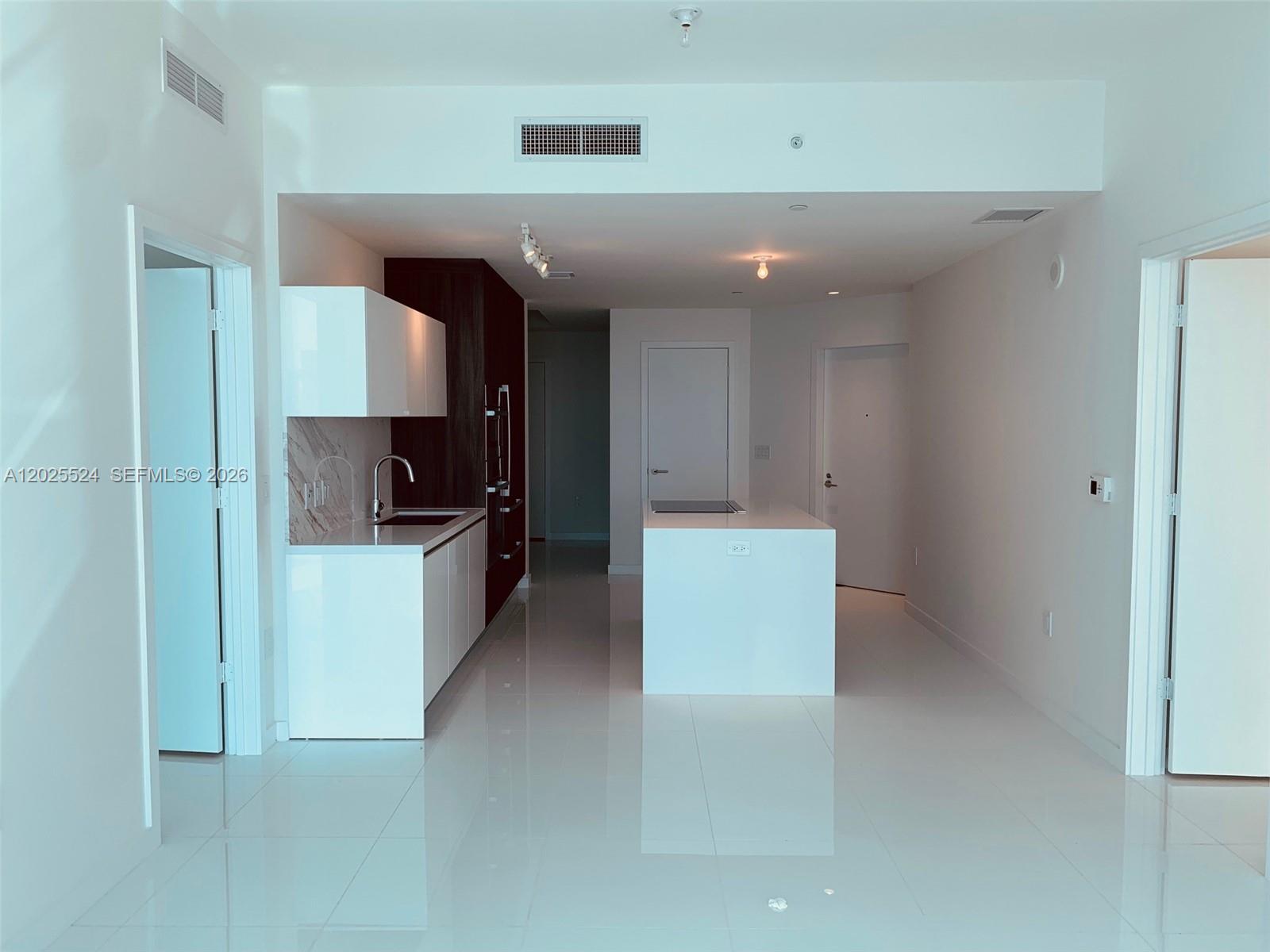 851 NE 1st Ave #1808 Miami, FL 33132