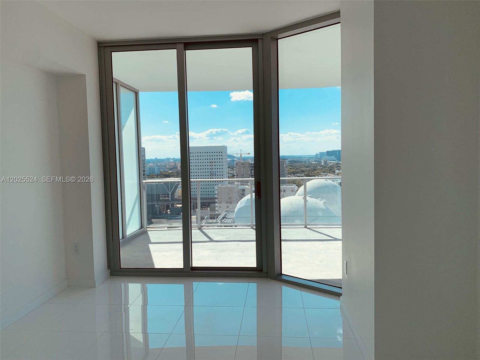 851 NE 1st Ave #1808 Miami, FL 33132