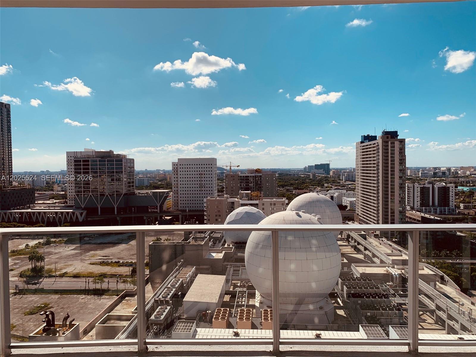 851 NE 1st Ave #1808 Miami, FL 33132