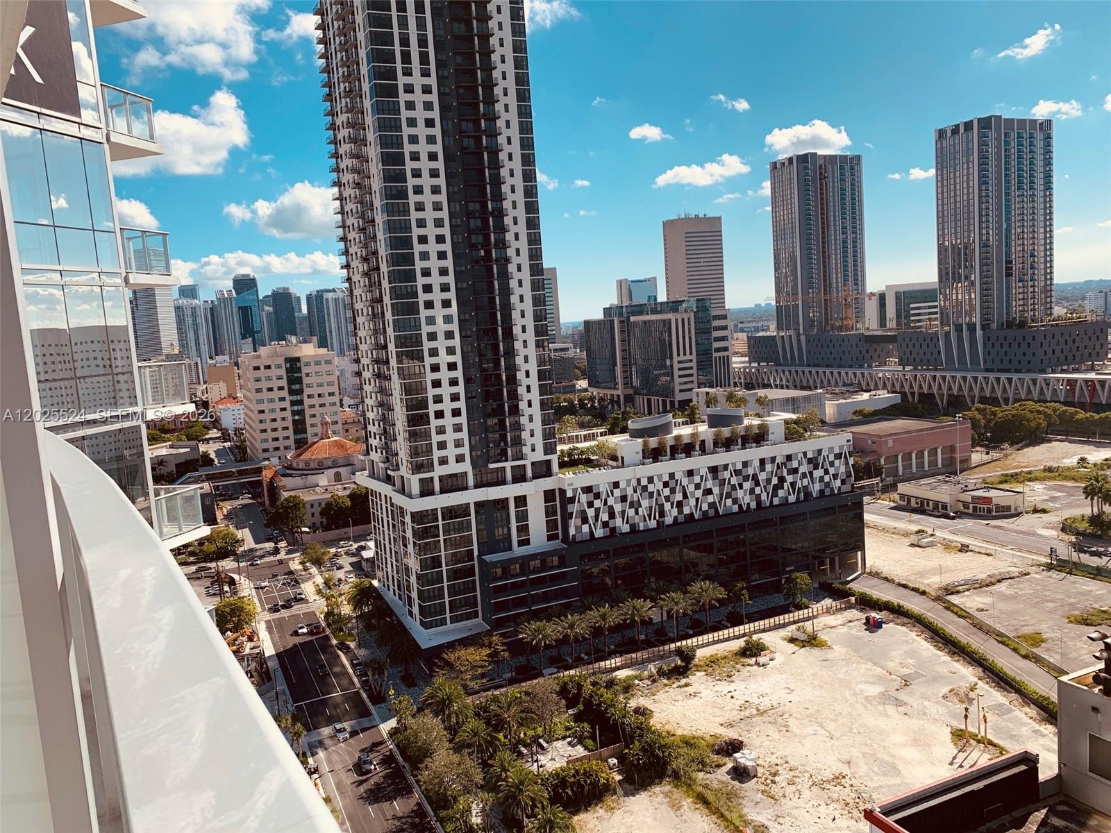 851 NE 1st Ave #1808 Miami, FL 33132