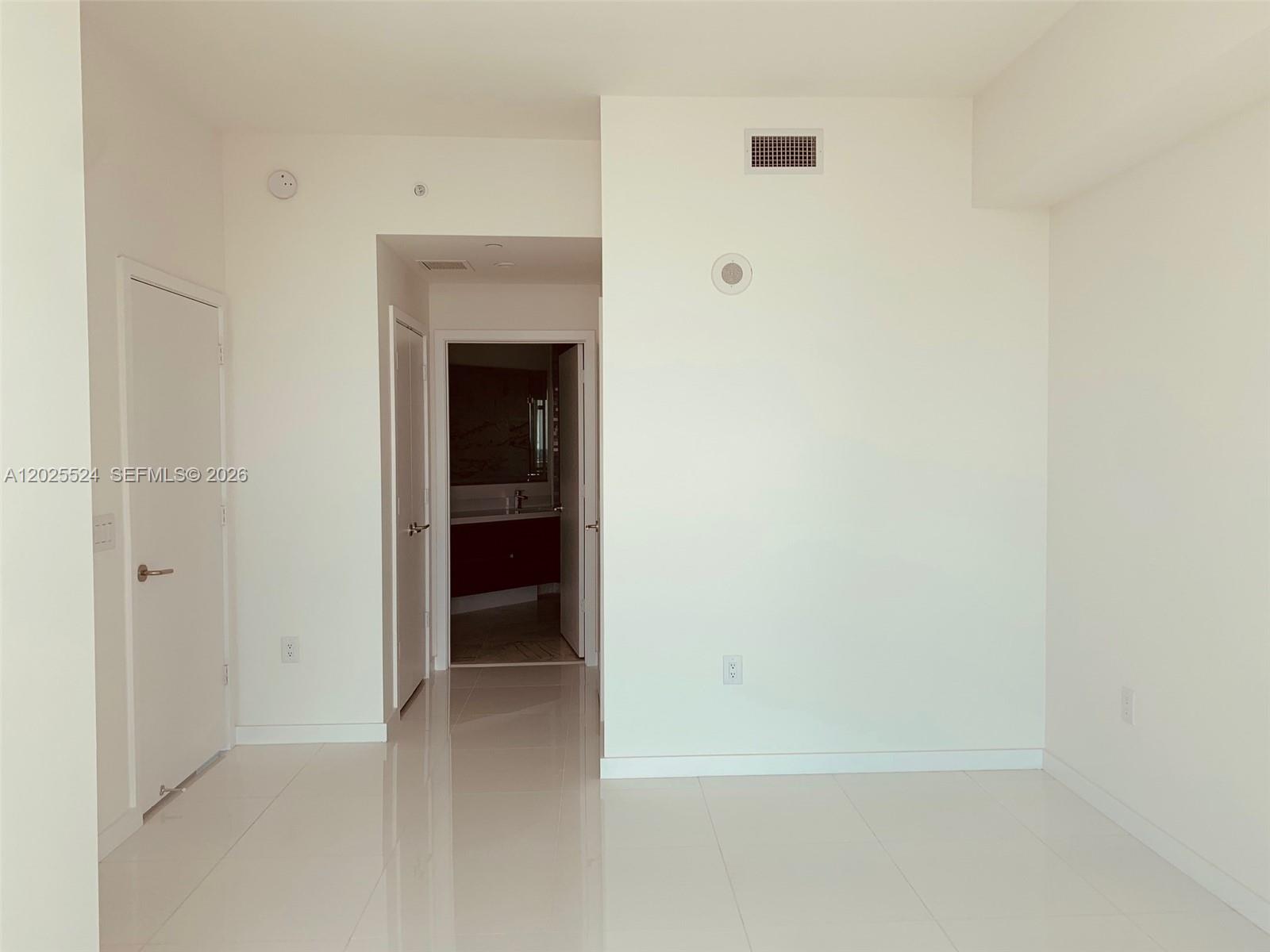 851 NE 1st Ave #1808 Miami, FL 33132
