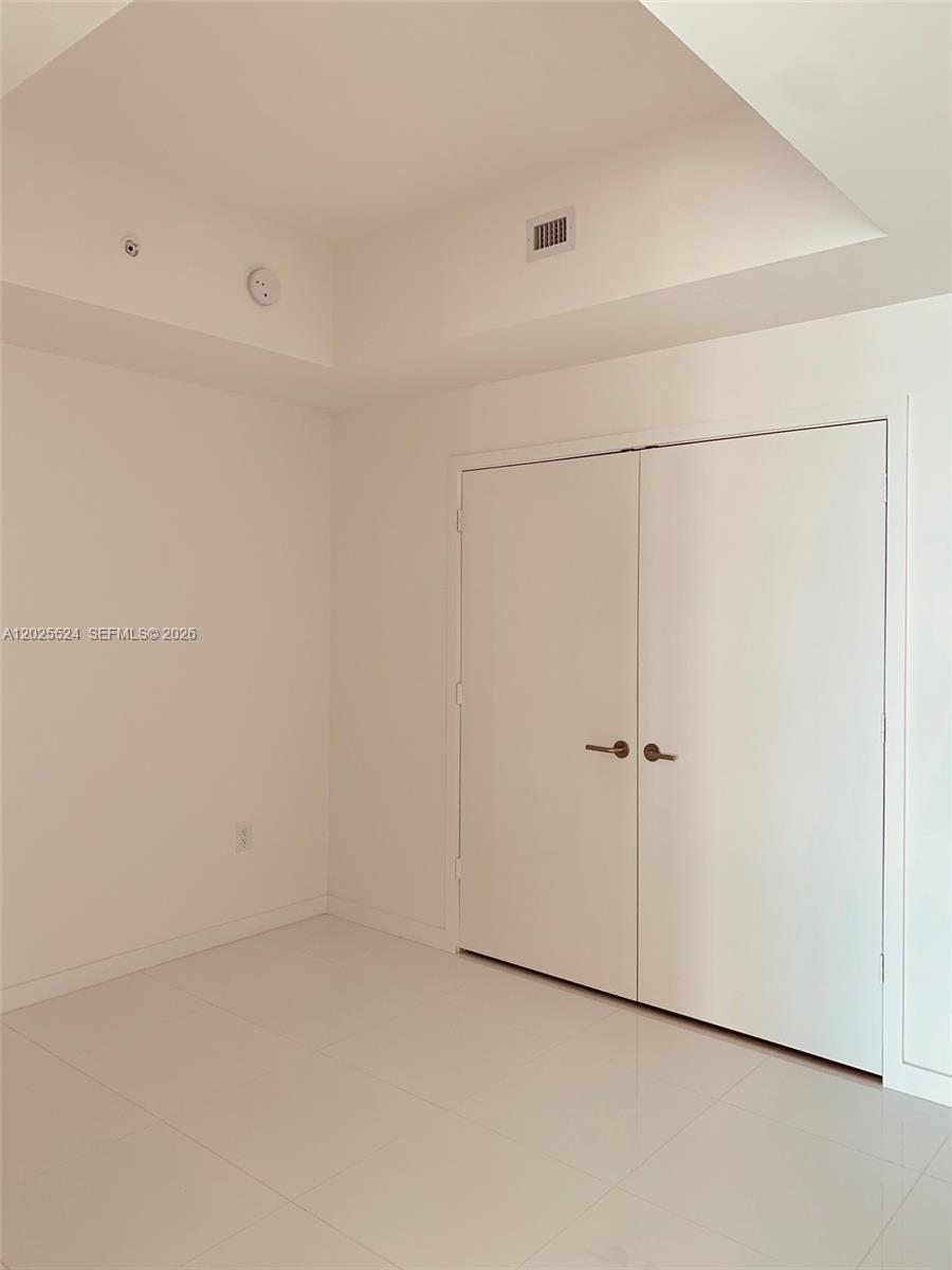 851 NE 1st Ave #1808 Miami, FL 33132