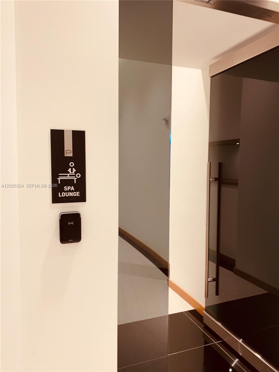 851 NE 1st Ave #1808 Miami, FL 33132
