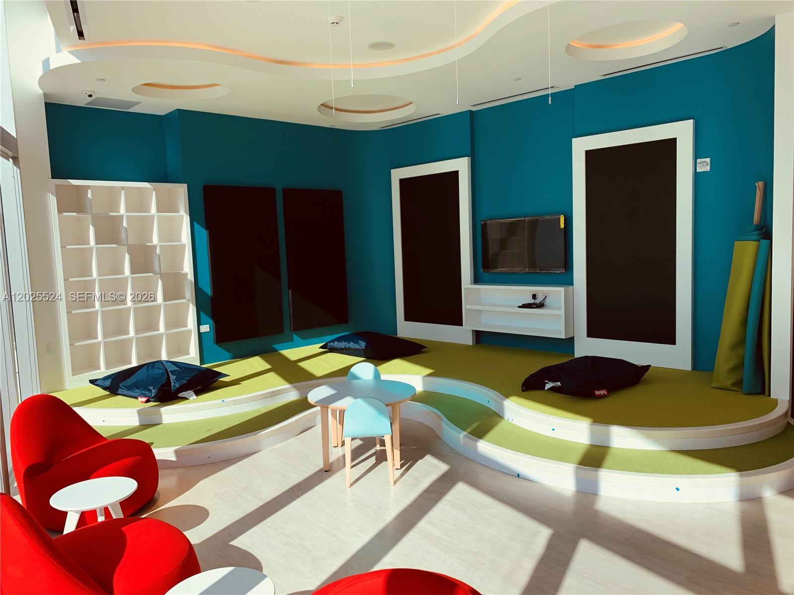 851 NE 1st Ave #1808 Miami, FL 33132