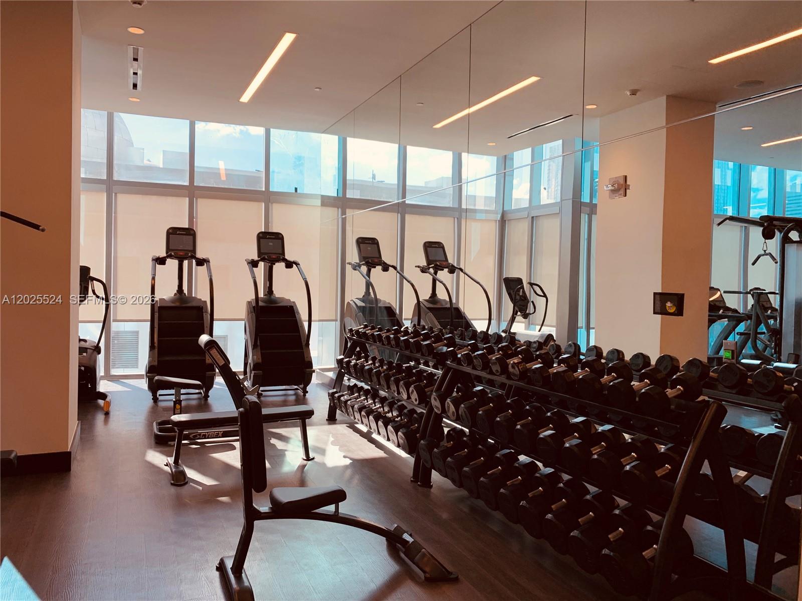851 NE 1st Ave #1808 Miami, FL 33132
