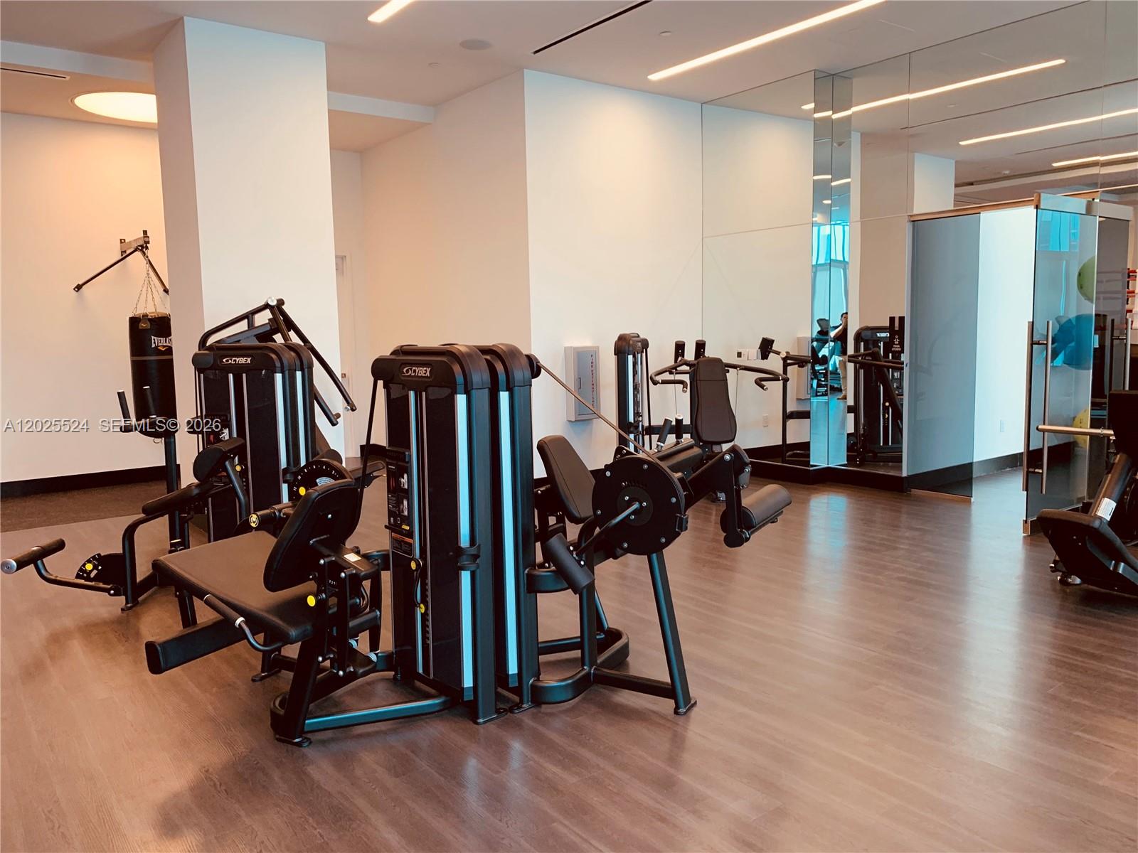 851 NE 1st Ave #1808 Miami, FL 33132