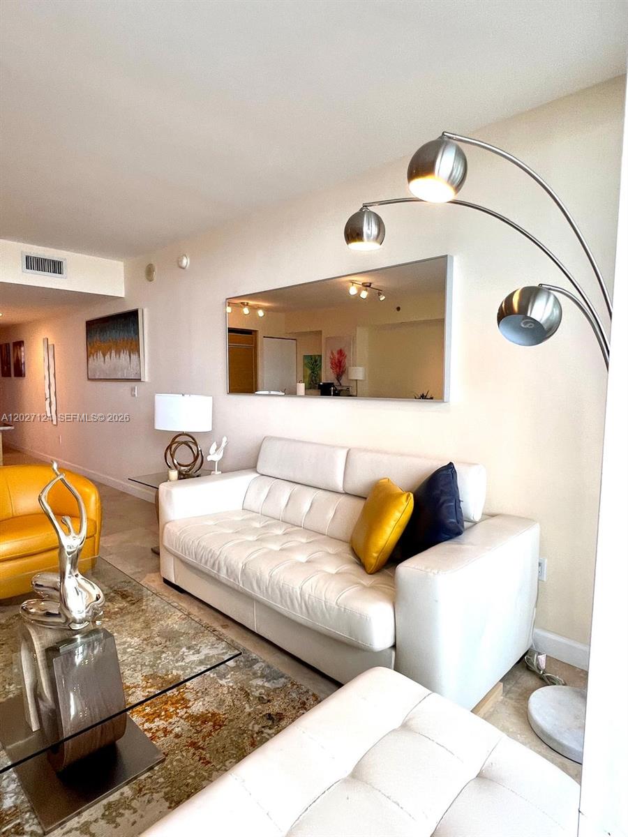 image Beach Club 210