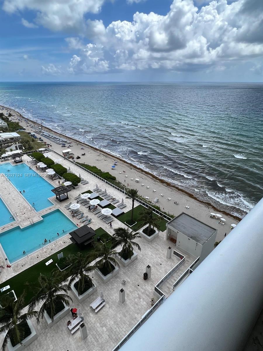image Beach Club 212