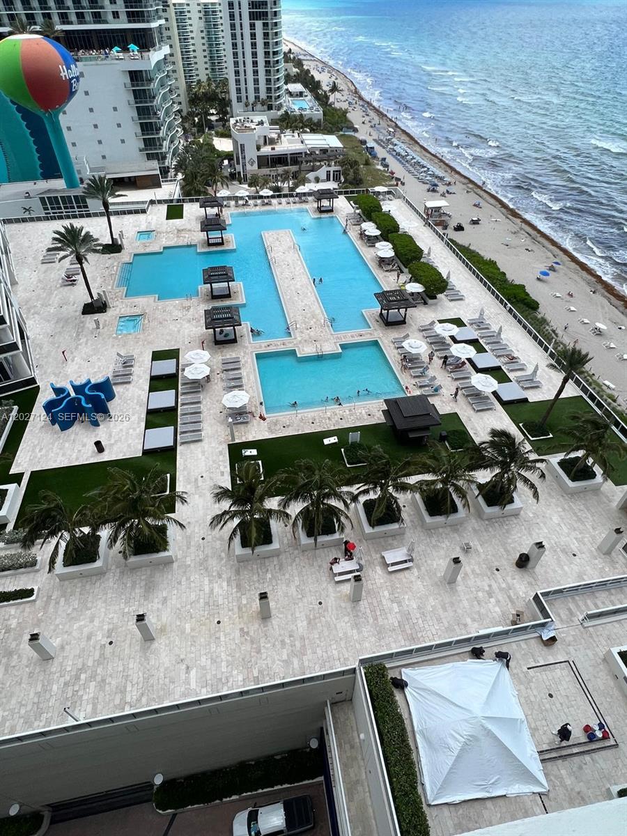 image Beach Club 215