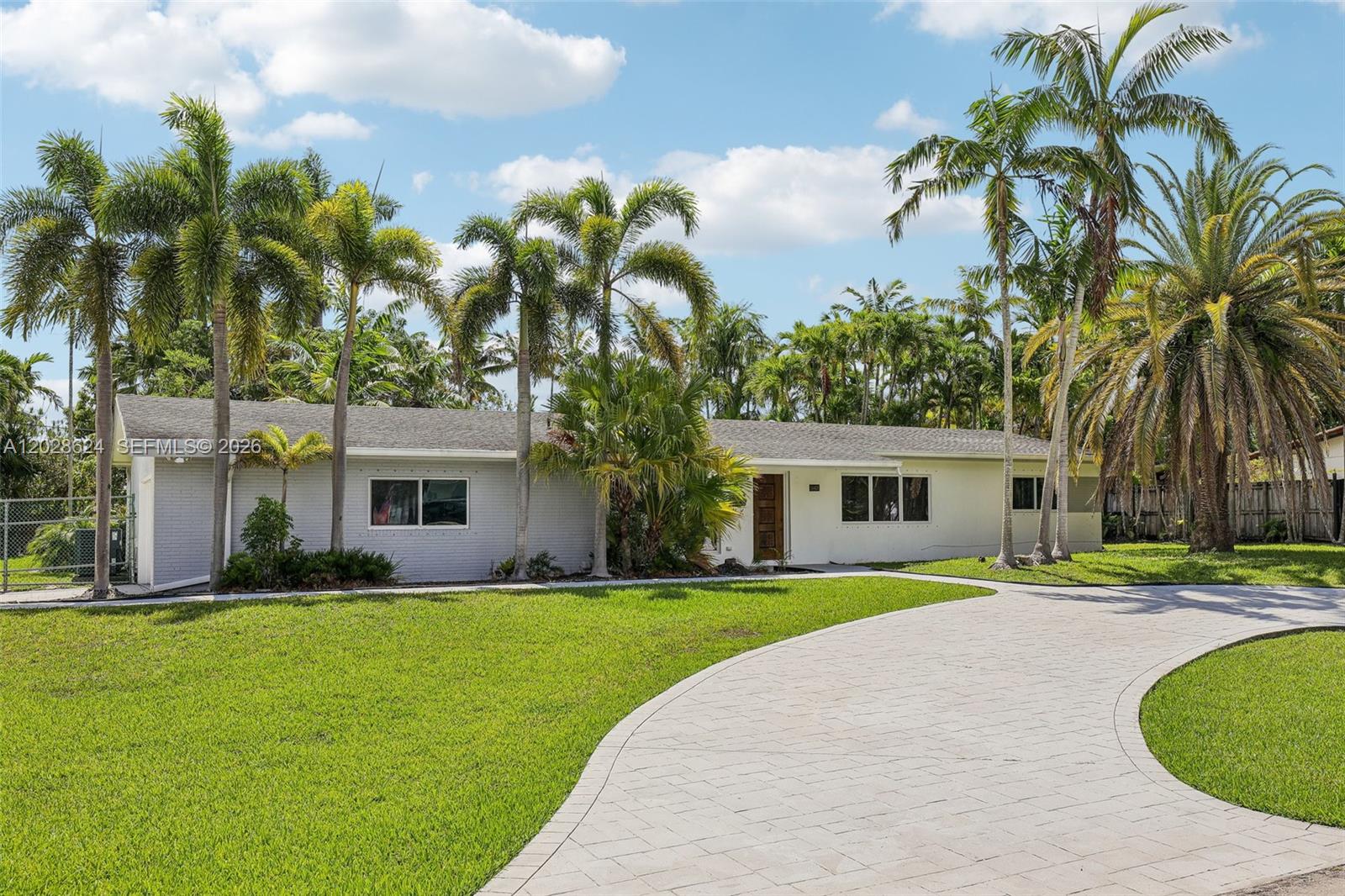 14401 SW 98th Ct Miami, FL 33176
