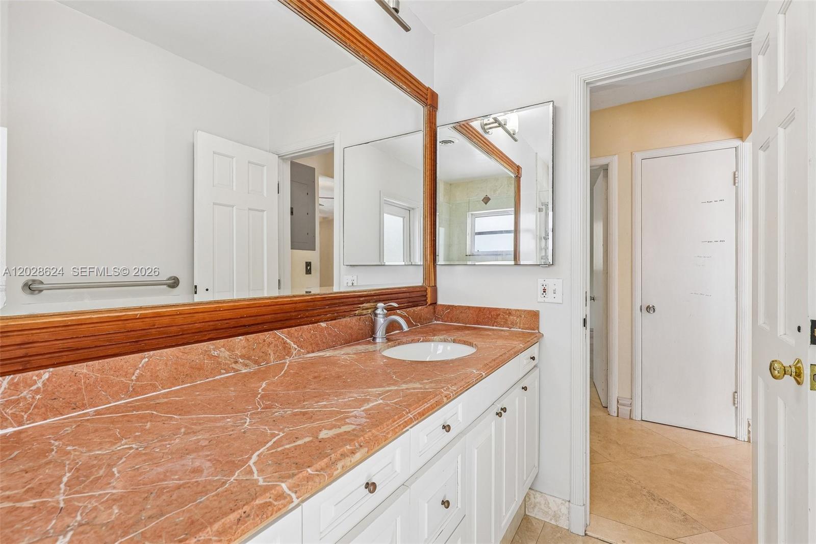 14401 SW 98th Ct Miami, FL 33176