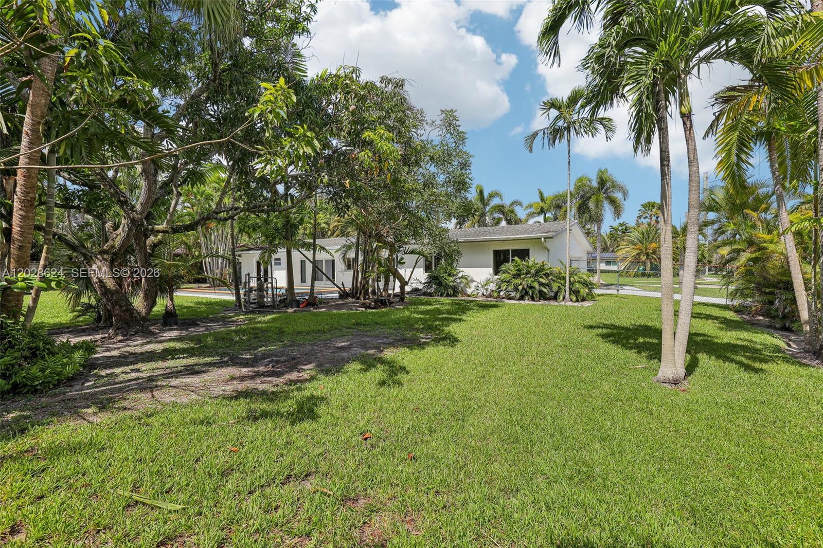 14401 SW 98th Ct Miami, FL 33176