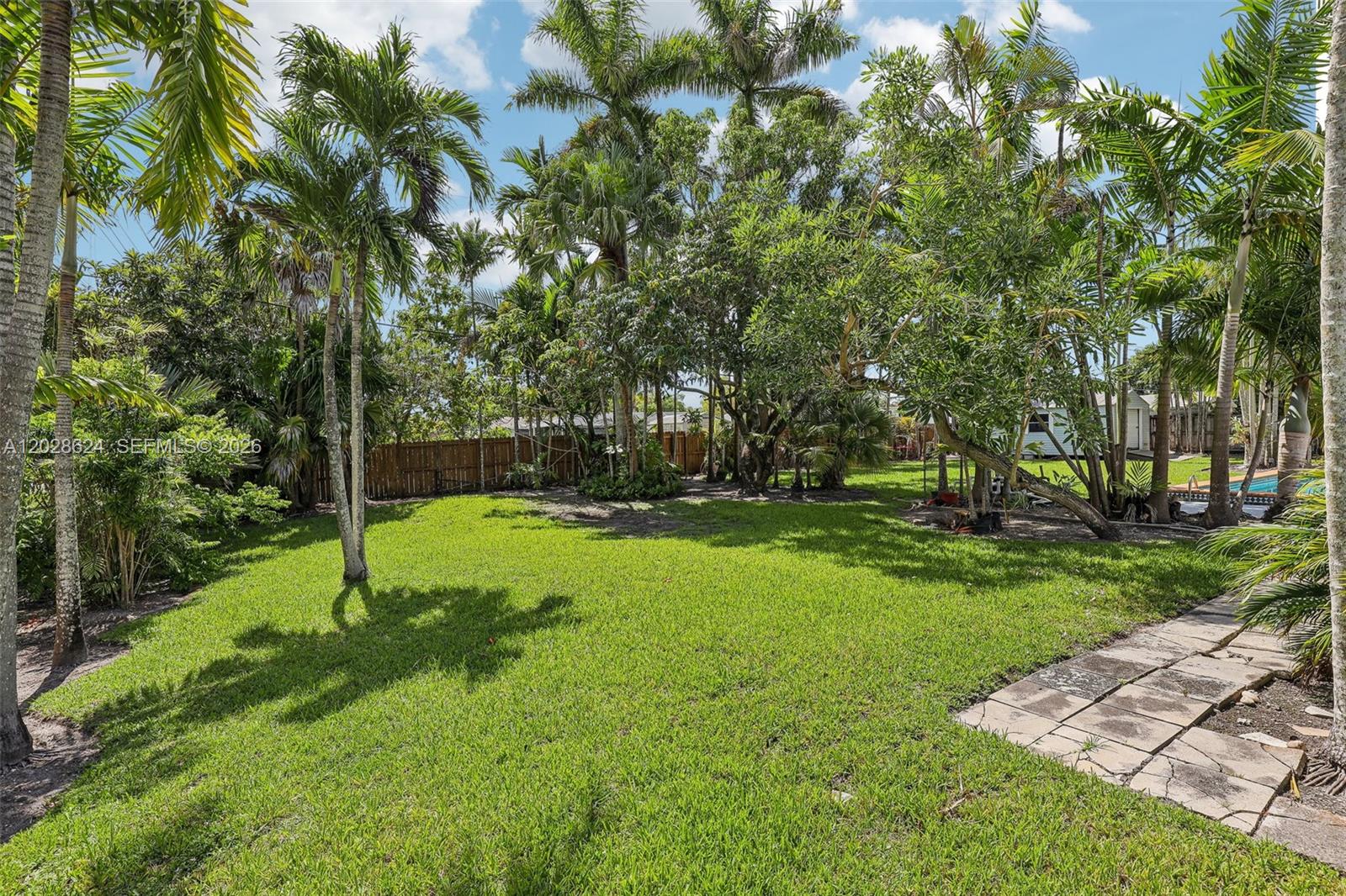 14401 SW 98th Ct Miami, FL 33176