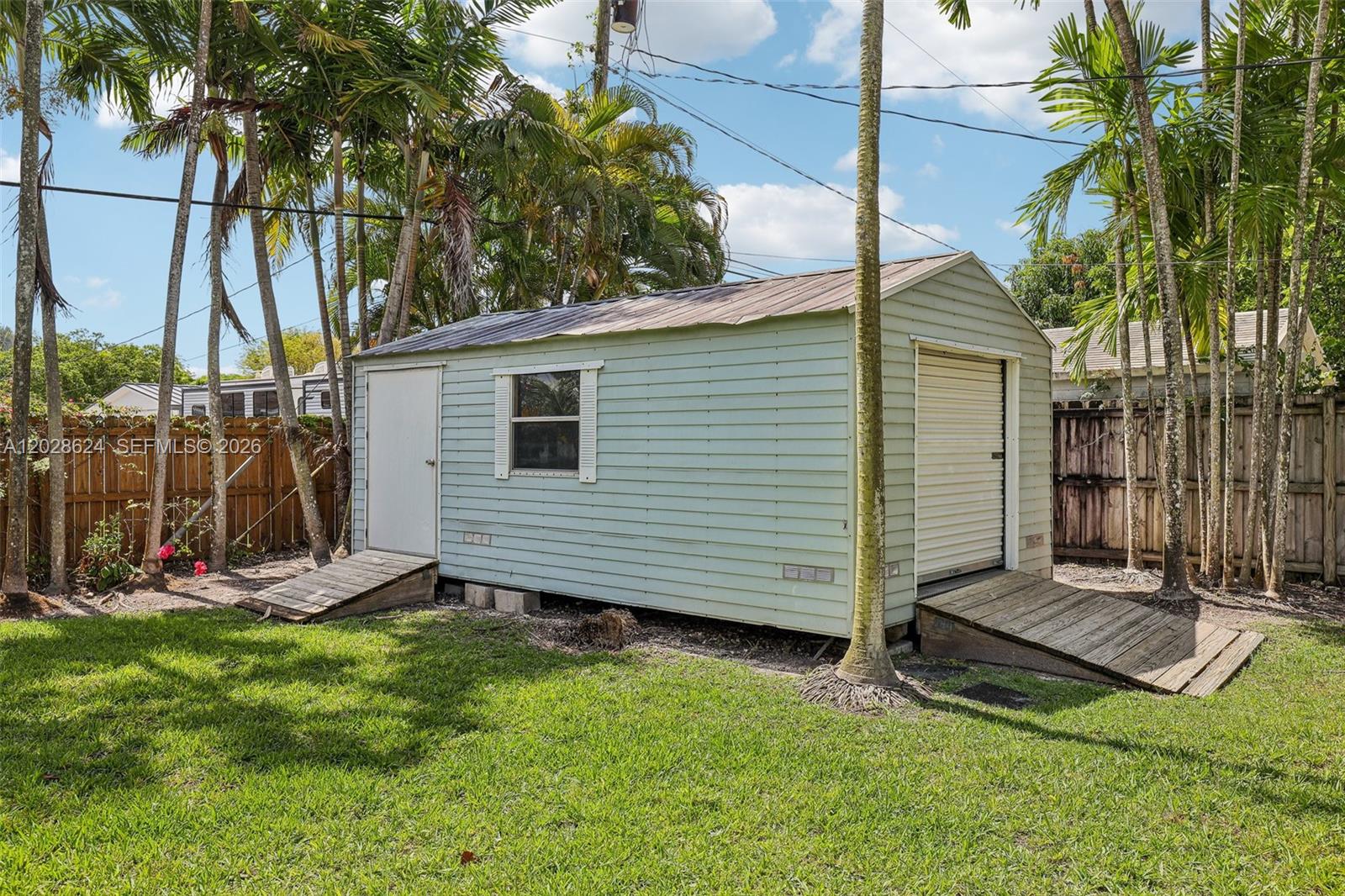 14401 SW 98th Ct Miami, FL 33176