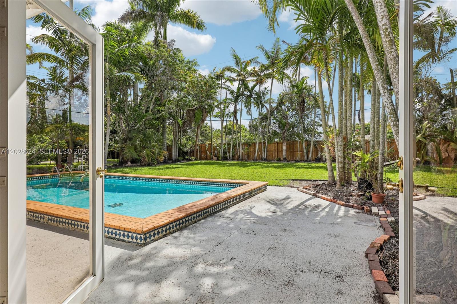 14401 SW 98th Ct Miami, FL 33176
