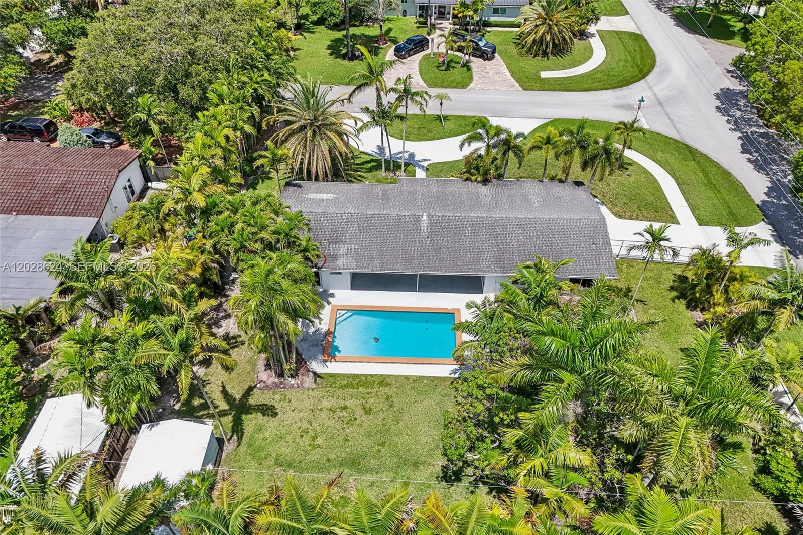 14401 SW 98th Ct Miami, FL 33176